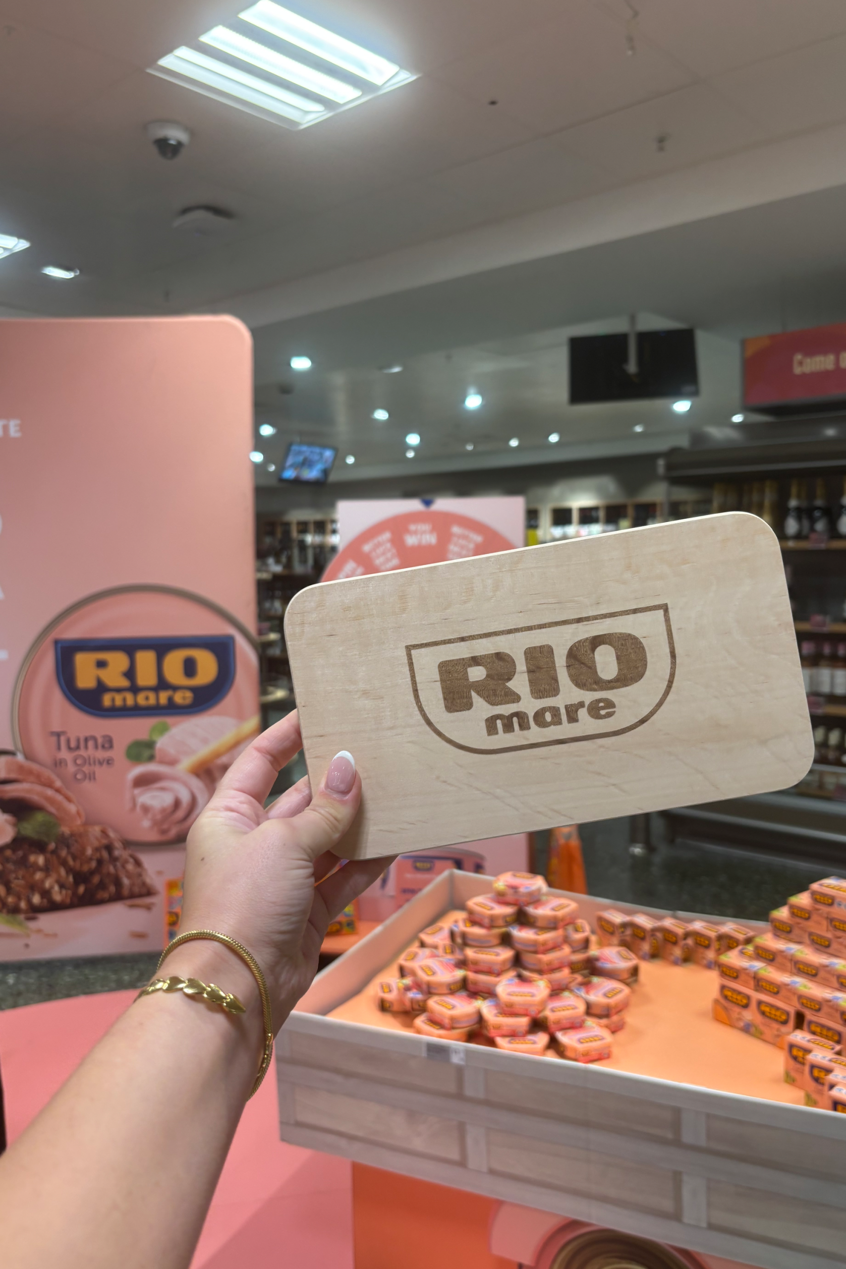 Rio Mare X Waitrose Bluewater: Front of store sampling activation